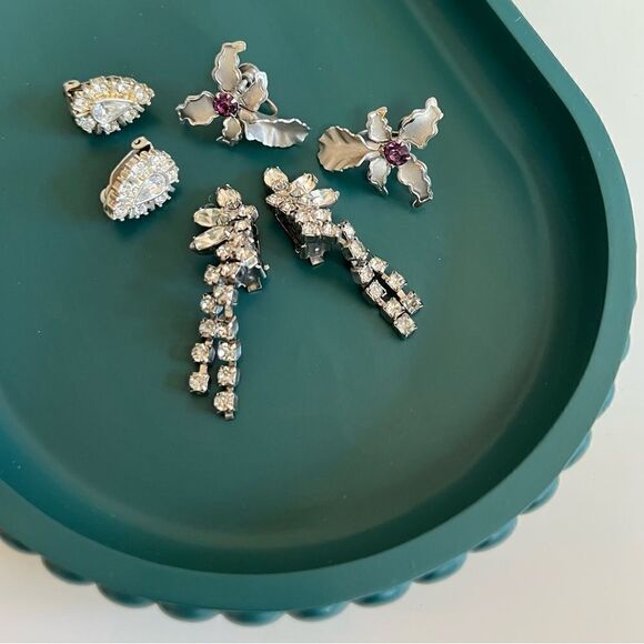 3 Piece Lot Vintage 1950s / 1960s Gorgeous Rhinestone Silver Clip Earrings - Picture 1 of 9